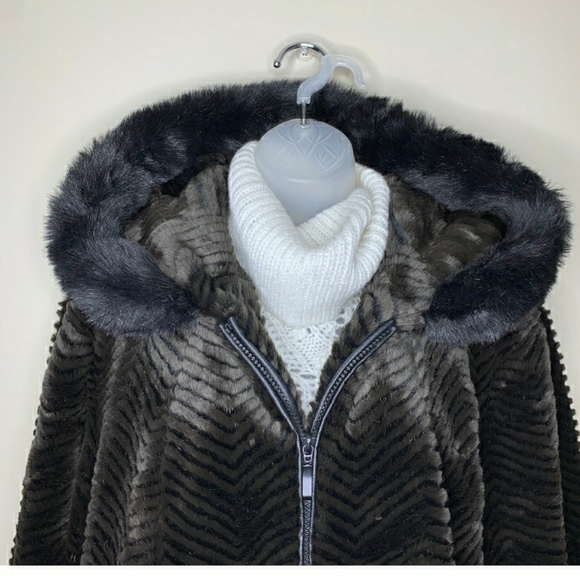 Ladies Collection by Gallery Faux-fur hooded coat in 1X - Picture 6 of 7